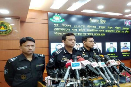 পলাশের বুকে তার-সার্কিট দিয়ে তৈরি ভুয়া বোমা ছিল: র‍্যাব