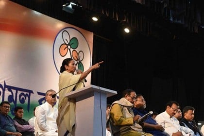 পশ্চিমবঙ্গে ৪২ টি আসনই চাই : মমতা ব্যানার্জি