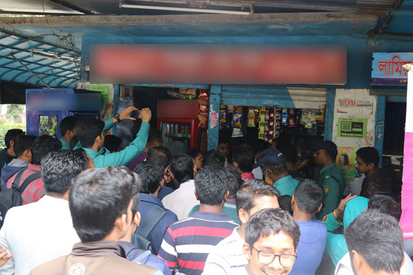 মেয়াদোত্তীর্ণ খাবার রাখায় রাবির ছয় দোকানিকে জরিমানা
