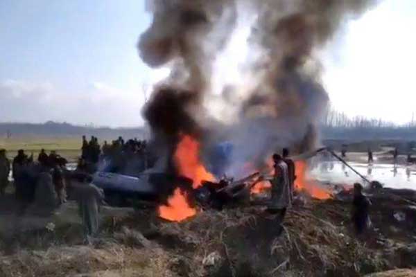 ভারতীয় হেলিকপ্টার বিধ্বস্ত, বিমান বাহিনীর ৬ কর্মকর্তা নিহত