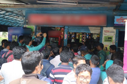 মেয়াদোত্তীর্ণ খাবার রাখায় রাবির ছয় দোকানিকে জরিমানা