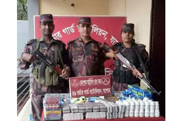 বেনাপোল সীমান্তে বিপুল পরিমাণ ভারতীয় ওষুধ জব্দ

