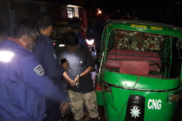 কুমিল্লায় ১০ পরিবহনে গণডাকাতি

