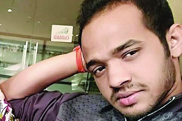২২ মাসে ১০ বার বিদেশ ভ্রমণ পলাশের