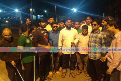 ছাত্রলীগের দু'পক্ষের সংঘর্ষে প্রতিবন্ধী রুম ভাংচুর, কান্নাজড়িত কণ্ঠে বিক্ষোভ