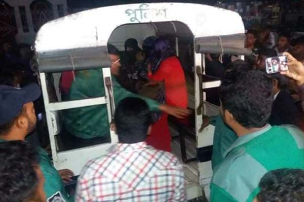 রাতে সুরমা মার্কেটে পুলিশের অভিযান, নারীসহ আটক ৯