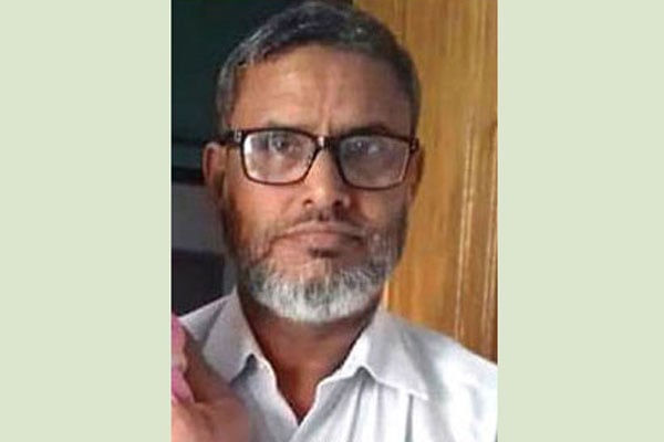 ফতুল্লায় পিতা-পুত্রের খপ্পড়ে  ৬০ লাখ টাকা খুইয়েছে ১০ যুবক