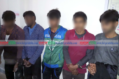 মোরেলগঞ্জে ডাকাত সন্দেহে পিরোজপুরের ৫ যুবক আটক