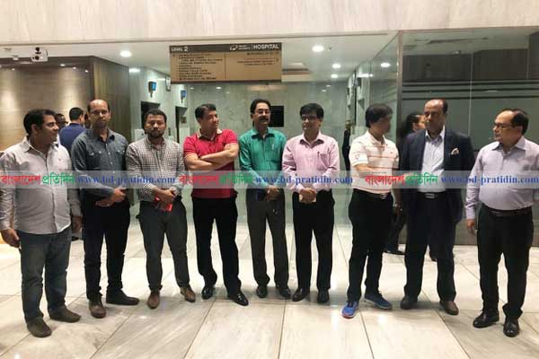 মাউন্ট এলিজাবেথে অপেক্ষায় তারা...