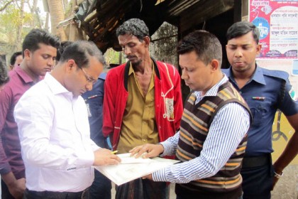 মোরেলগঞ্জে মাংস বিক্রেতাকে জরিমানা

