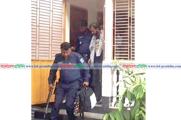 টাঙ্গাইলে ডিবি পুলিশ পরিচয়ে ডাকাতির চেষ্টা, আটক ৩