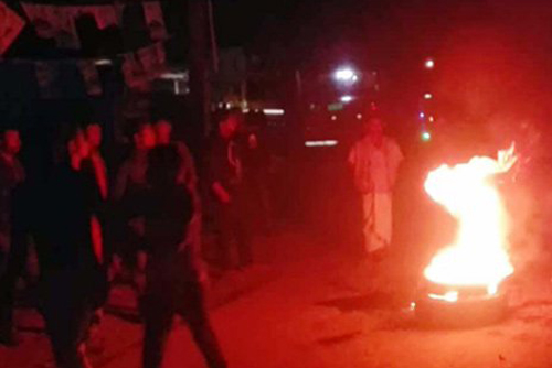 লালমনিরহাটে আওয়ামী লীগের দু’গ্রুপে সংঘর্ষ, মহাসড়ক অবরোধ