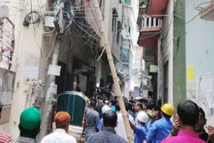 পুরান ঢাকায় কেমিক্যাল গোডাউন উচ্ছেদে আবারও ব্যবসায়ীদের বাধা 

