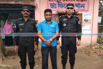 ফরিদপুরে র‌্যাবের হাতে ভুয়া চিকিৎসক আটক