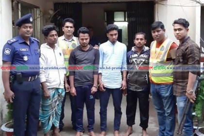 আশুলিয়ায় ফের পোশাক শ্রমিককে গণধর্ষণ, আটক ৫