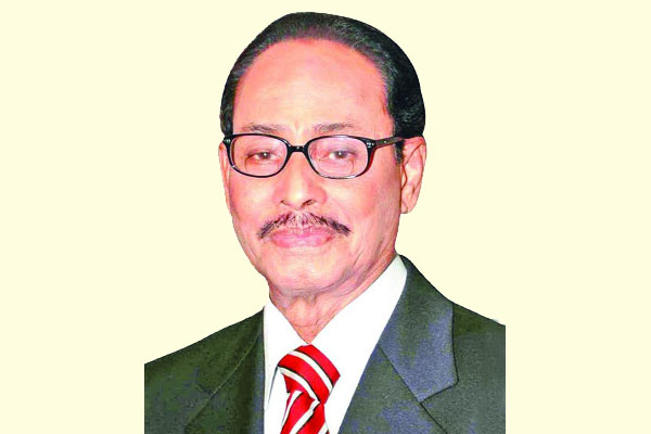 ৪ দিনের ব্যক্তিগত সফর শেষে ঢাকায় ফিরলেন এরশাদ