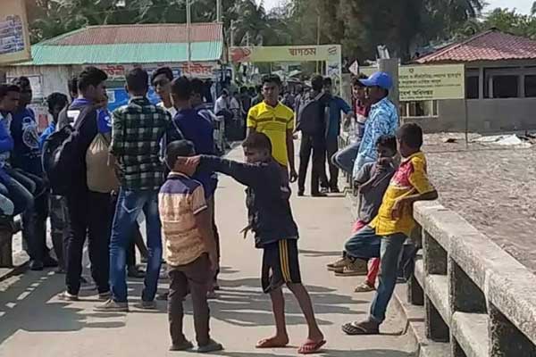 টেকনাফ-সেন্টমার্টিন নৌপথে জাহাজ চলাচল বন্ধ, হাজারো পর্যটক আটকা