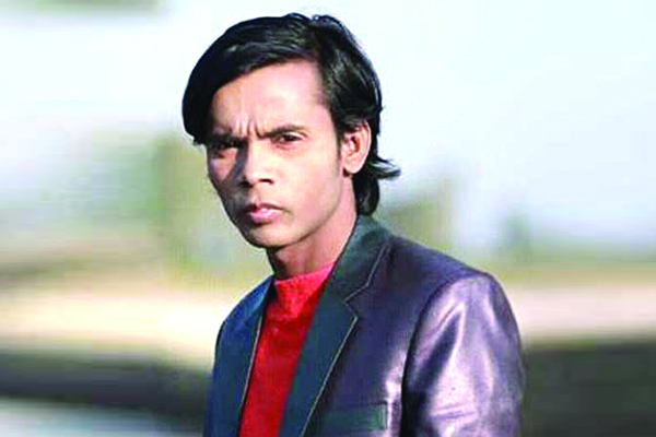 স্ত্রীকে পেটালেন হিরো আলম, আর নিজেও খেলেন পিটুনি!