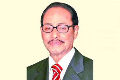 ৪ দিনের ব্যক্তিগত সফর শেষে ঢাকায় ফিরলেন এরশাদ