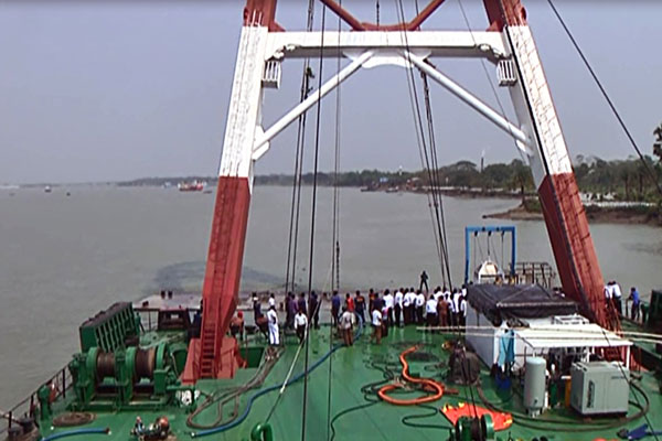 দুর্ঘটনায় নিমজ্জিত নৌযান দ্রুত উদ্ধারে বরিশালে বার্ষিক মহড়া 

