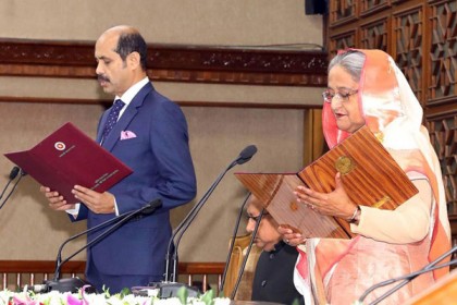 শপথ নিলেন মেয়র আতিকুল ও কাউন্সিলররা