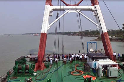 দুর্ঘটনায় নিমজ্জিত নৌযান দ্রুত উদ্ধারে বরিশালে বার্ষিক মহড়া 

