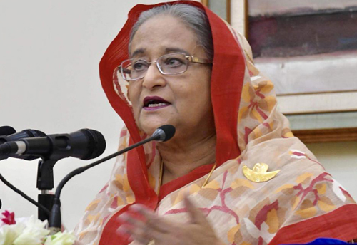 এরা আসলে অর্বাচীনের মতো কথা বলে: প্রধানমন্ত্রী