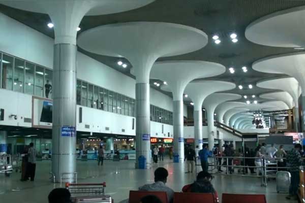 'কী চেক করলেন, আমার কাছে তো পিস্তল আছে'