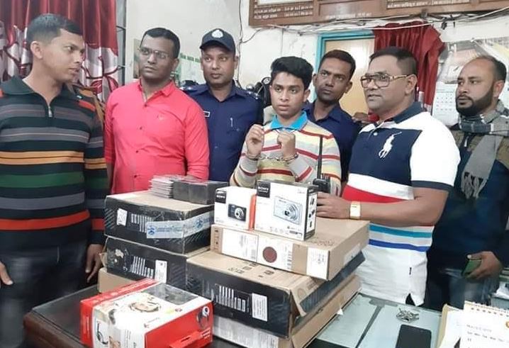নেত্রকোনায় চুরির মালামাল উদ্ধারসহ আটক ২