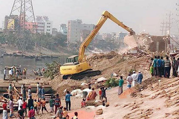 বুড়িগঙ্গায় দখলদারদের সাথে আপোষ করা হয়েছে
