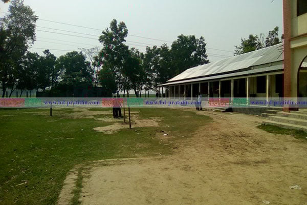 নেত্রকোনায় ভোটারের উপস্থিতি নেই বললেই চলে
