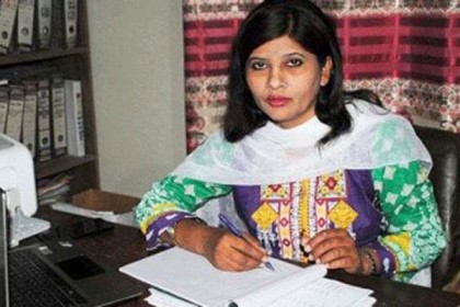 পাকিস্তানের পার্লামেন্ট সামলালেন হিন্দু নারী, অভিনব উদ্যোগ