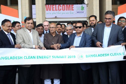 পৃথিবী ও মানবতার স্বার্থে নবায়নযোগ্য শক্তির ওপর গুরুত্বারোপ অর্থমন্ত্রীর

