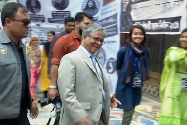 অত্যন্ত সুন্দর ও আন্দমুখর পরিবেশে শিক্ষার্থীরা ভোট দিয়েছেন : ঢাবি ভিসি
