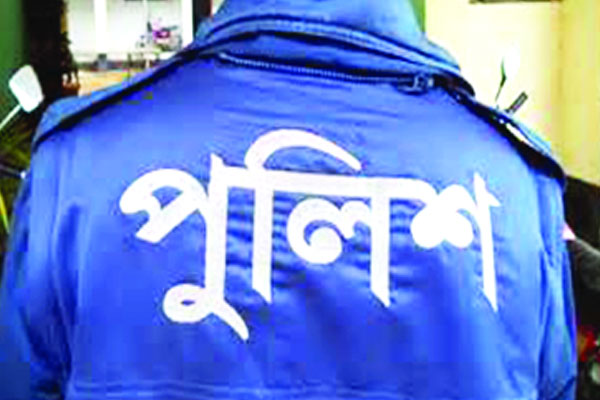অভিযোগের পাহাড় সদর দফতরে