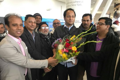 নিউইয়র্কে শিক্ষা উপমন্ত্রীকে ফুলেল শুভেচ্ছা 