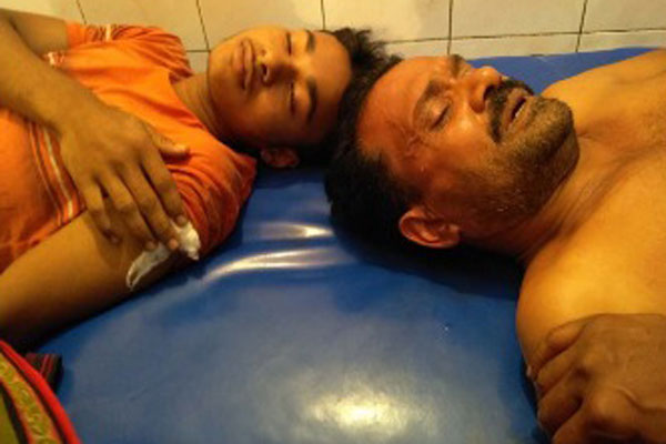 শিবপুরে পুলিশের সঙ্গে গ্রামবাসীর সংঘর্ষ, আহত ৫