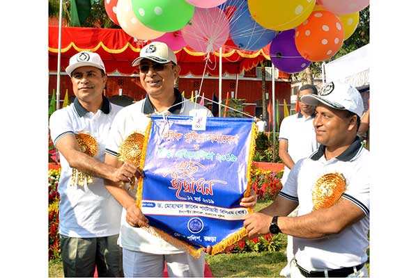 মাদক ও জঙ্গিবাদের বিরুদ্ধে প্রধানমন্ত্রীর যুদ্ধ ঘোষণার কাজ বাস্তবায়ন করছে পুলিশ : আইজিপি