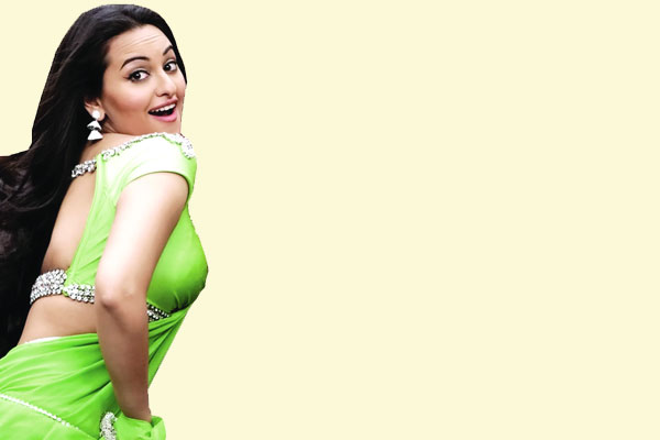 সোনাক্ষী এখন মুক্ত