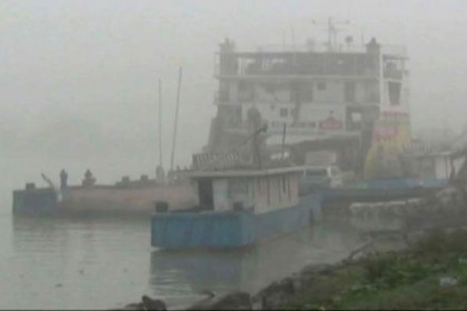 পাটুরিয়া-দৌলতদিয়ায় ফেরি চলাচল বন্ধ