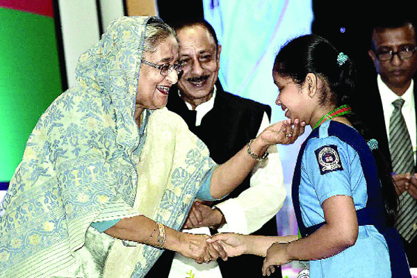 শিশুদের অতিরিক্ত পড়ার চাপ নয়