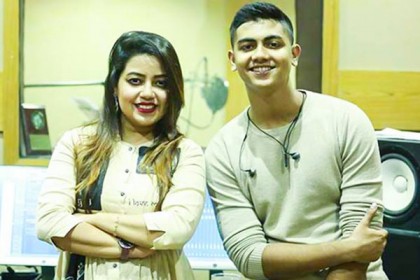 কনা-মাহতিমের নতুন গান 'কিছু মুখ' 

