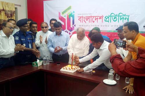 "বাংলাদেশ প্রতিদিন মানুষের হৃদয়ে স্থান করে নিয়েছে"