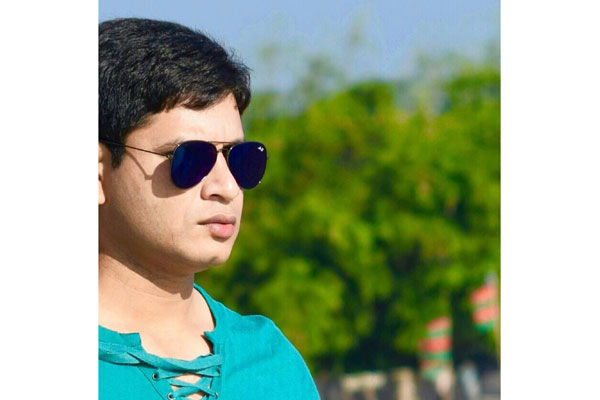 বঙ্গবন্ধুকে নিয়ে শত ভাষায় গান

