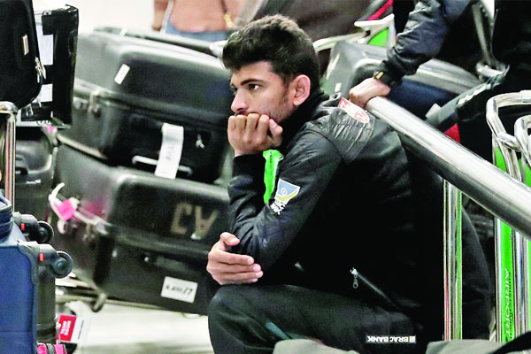 ভারাক্রান্ত মনে ফিরলেন ক্রিকেটাররা