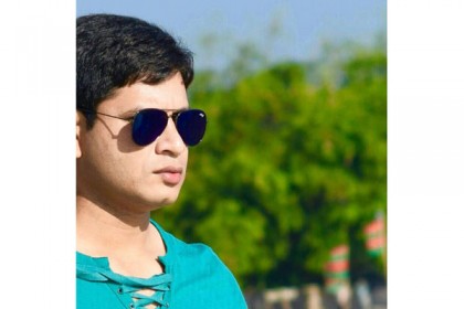 বঙ্গবন্ধুকে নিয়ে শত ভাষায় গান


