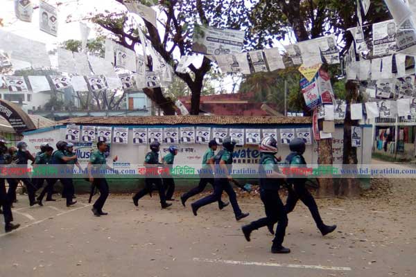 ভোট দিয়ে দুই প্রার্থীর কোলাকুলি, দিন শেষে মারামারি