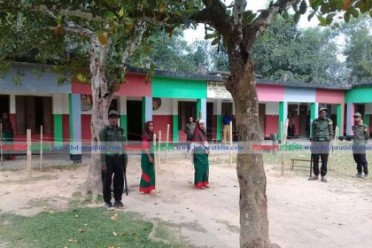 ভোটগ্রহণের প্রস্তুতি থাকলেও কমলগঞ্জে ভোটার আসছেন না