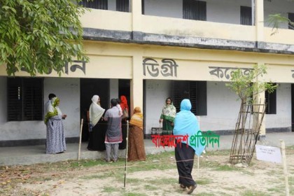 নন্দীগ্রামে শান্তিপূর্ণভাবে ভোটগ্রহণ চলছে