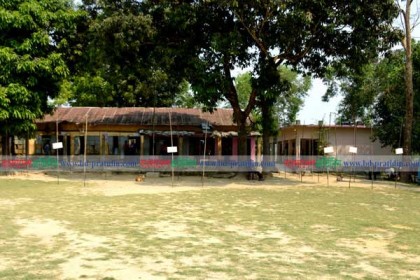 লামায় ভোট কেন্দ্রগুলোতে সুনসান নিরবতা! 